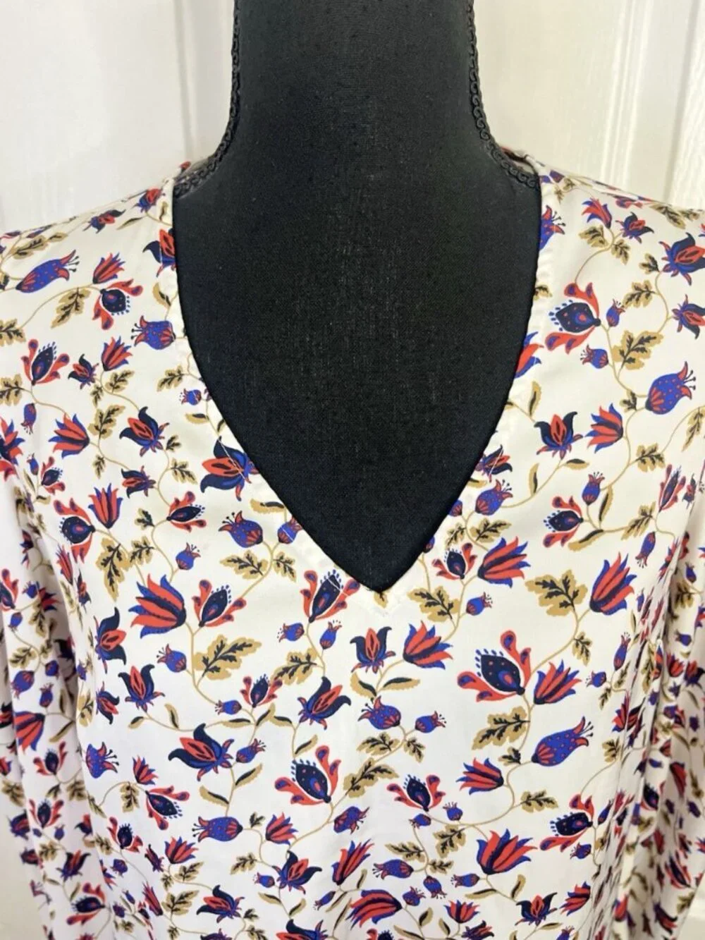 Banana Republic Long Puff Sleeve Floral Blouse Sz S Boho Satin V Neck Office